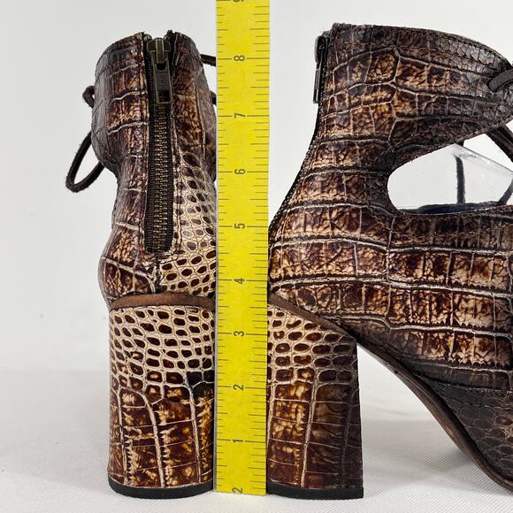 Freebird Joyce Booties 8 - Picture 6 of 10